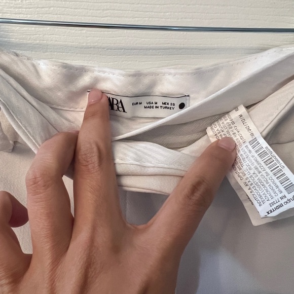 Zara Off-White Shorts - Picture 3 of 3